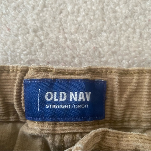 OLD NAVY CORDUROY STRAIGHT LEG PANTS 👖
excellent condition!!! no fading - Picture 2 of 3